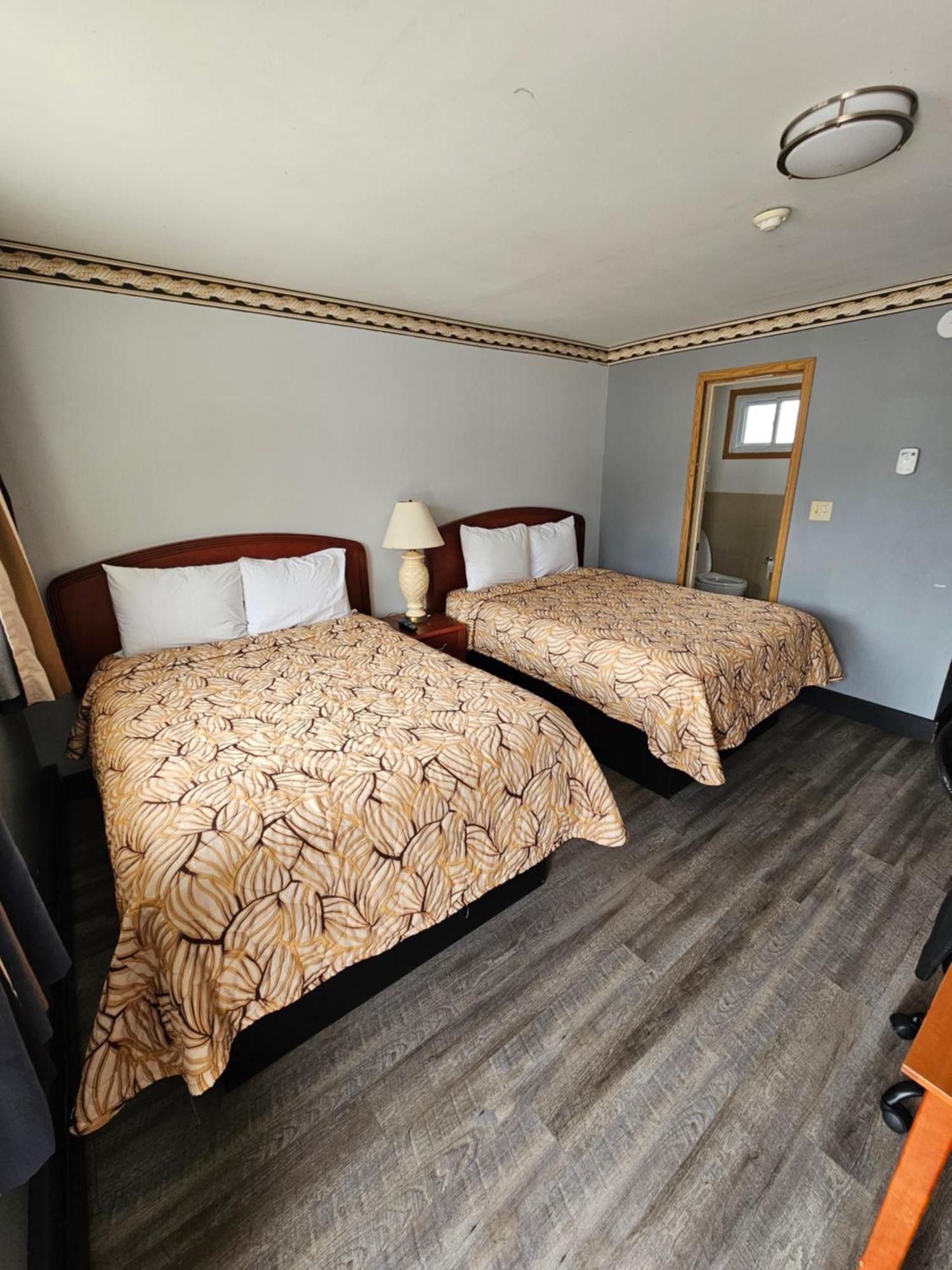 Forest Plaza Motel Mount Forest Dış mekan fotoğraf