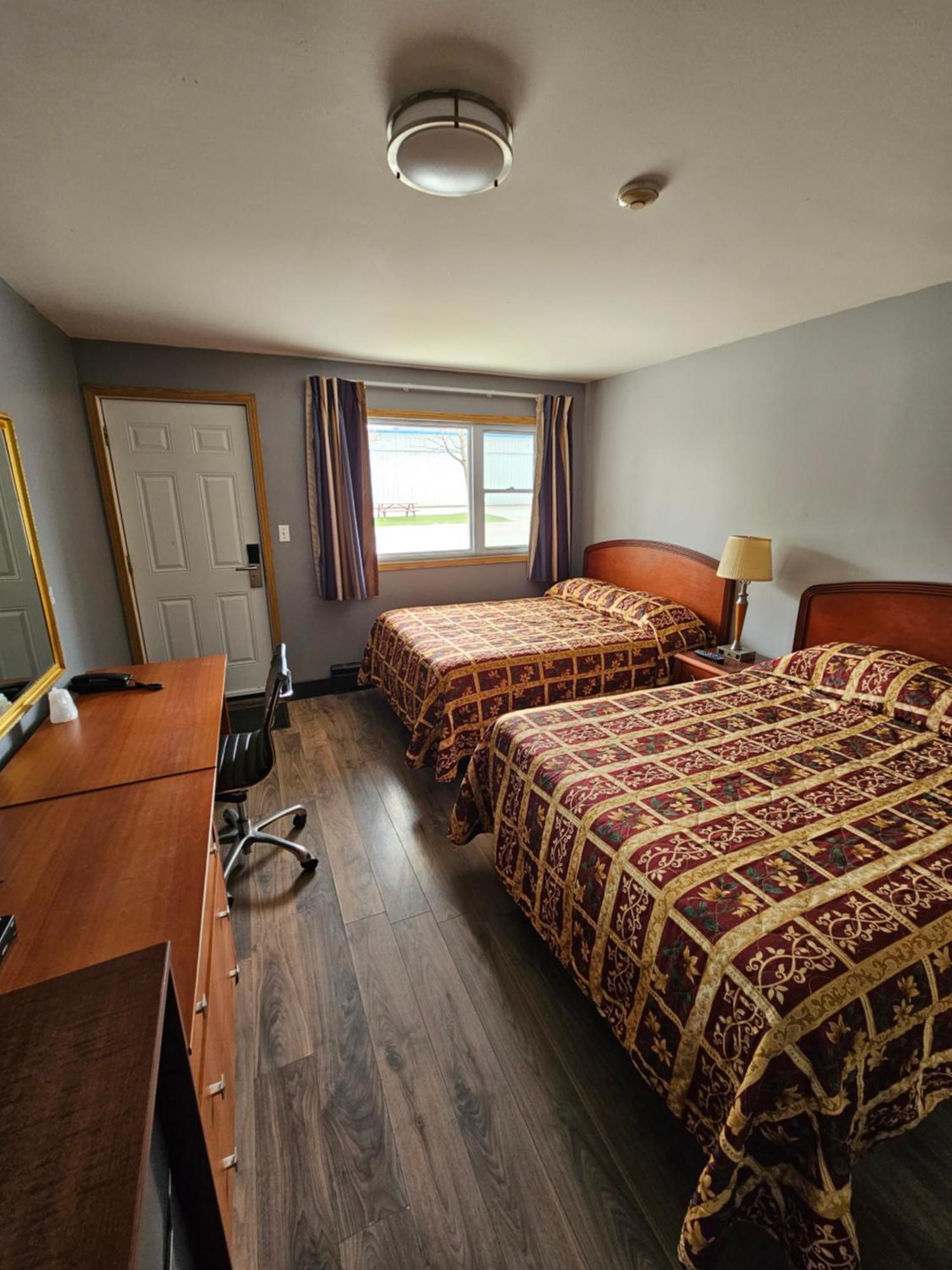 Forest Plaza Motel Mount Forest Dış mekan fotoğraf