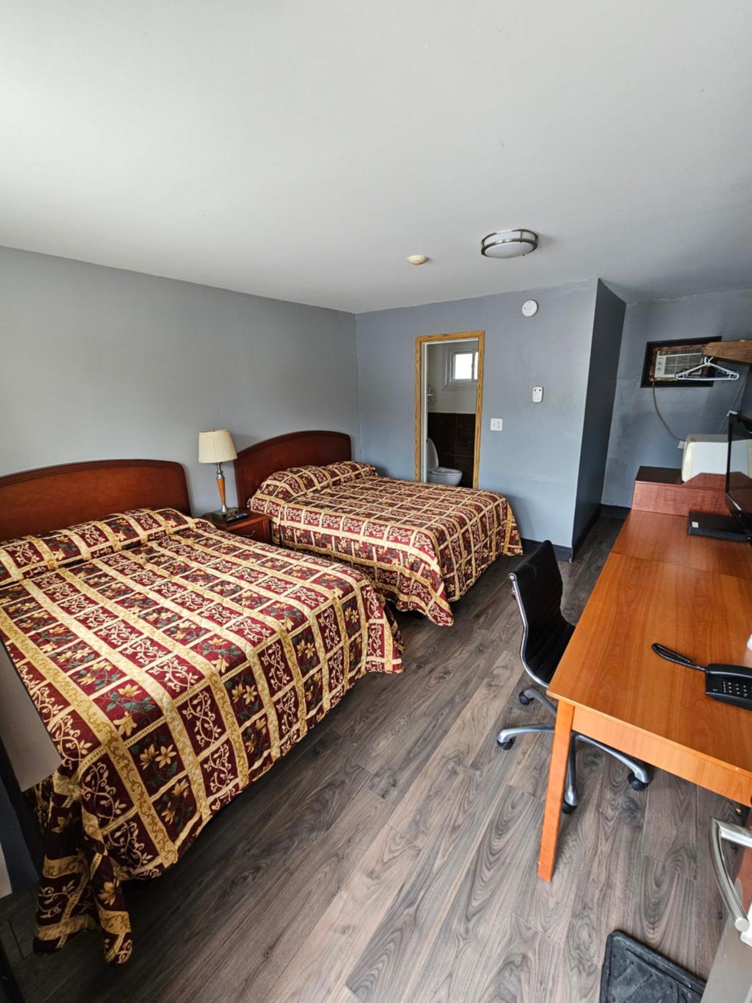 Forest Plaza Motel Mount Forest Dış mekan fotoğraf