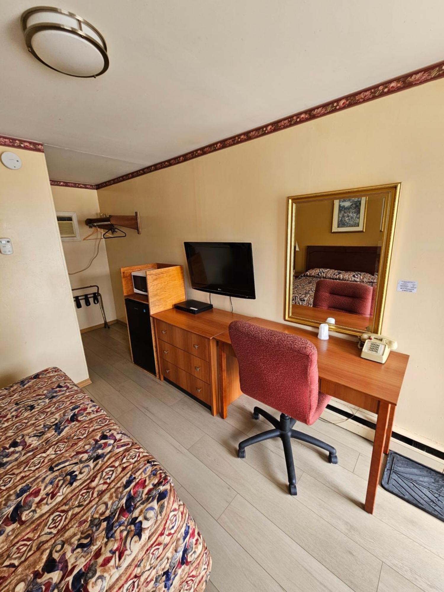 Forest Plaza Motel Mount Forest Dış mekan fotoğraf