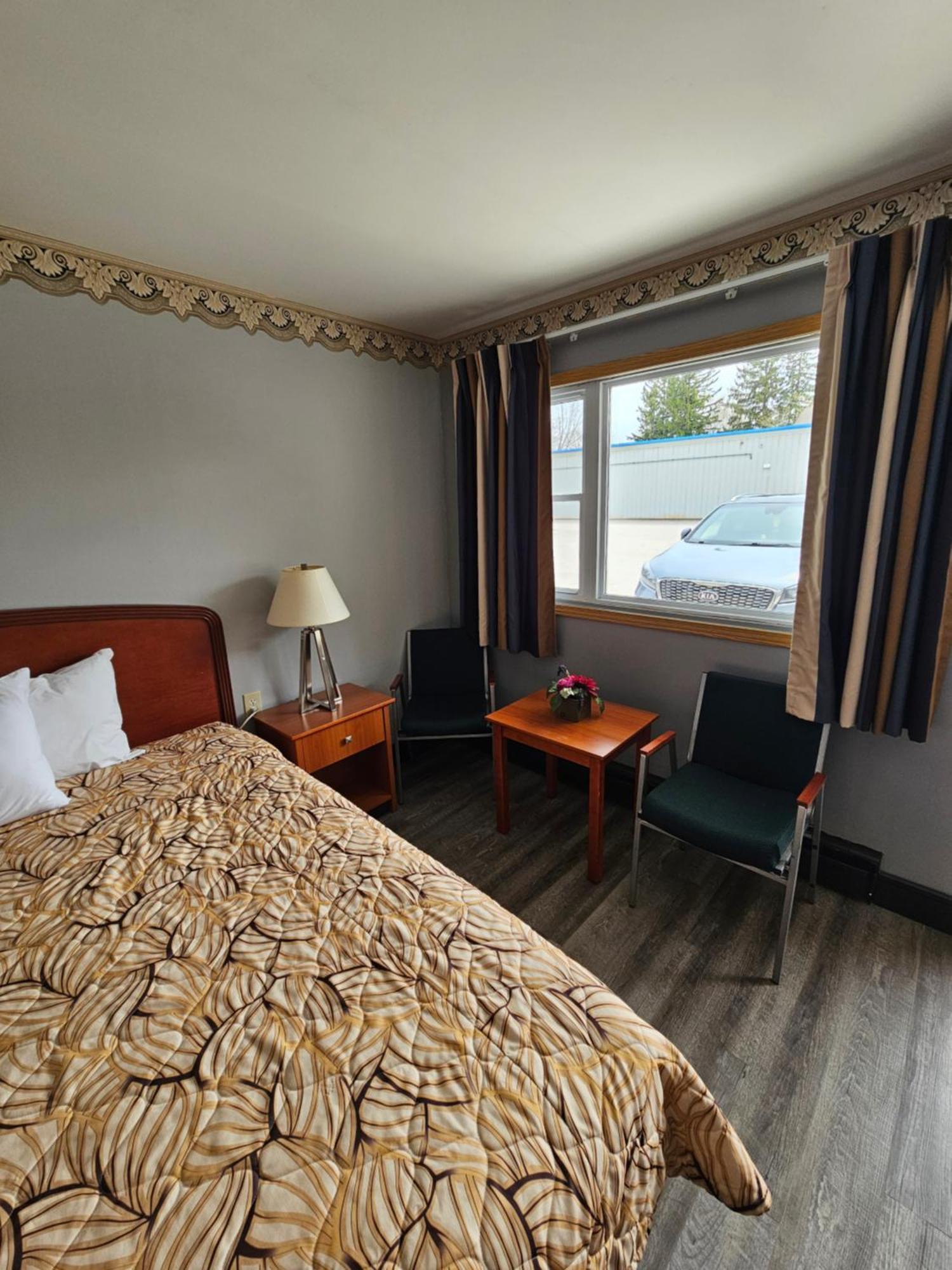 Forest Plaza Motel Mount Forest Dış mekan fotoğraf