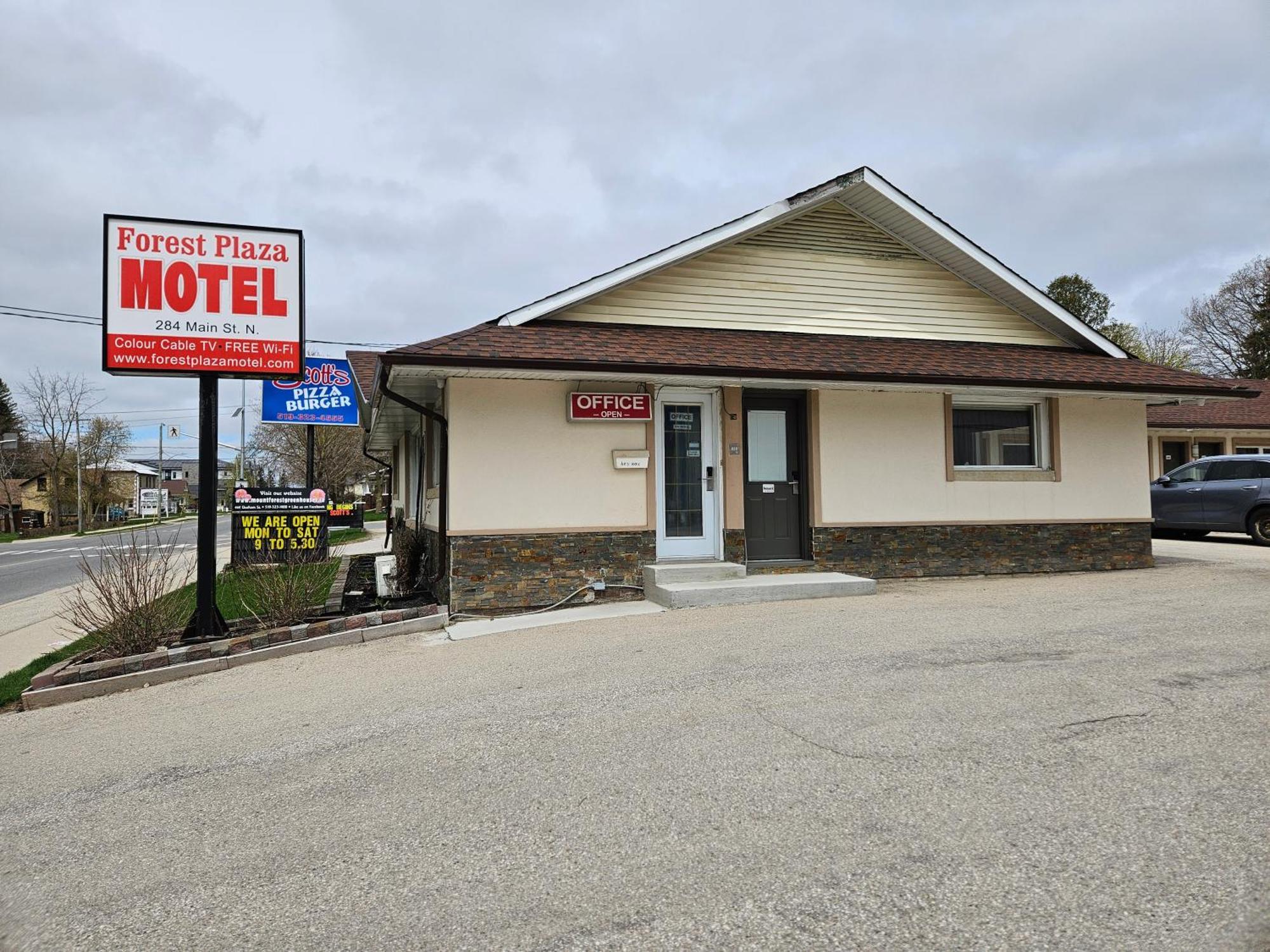Forest Plaza Motel Mount Forest Dış mekan fotoğraf