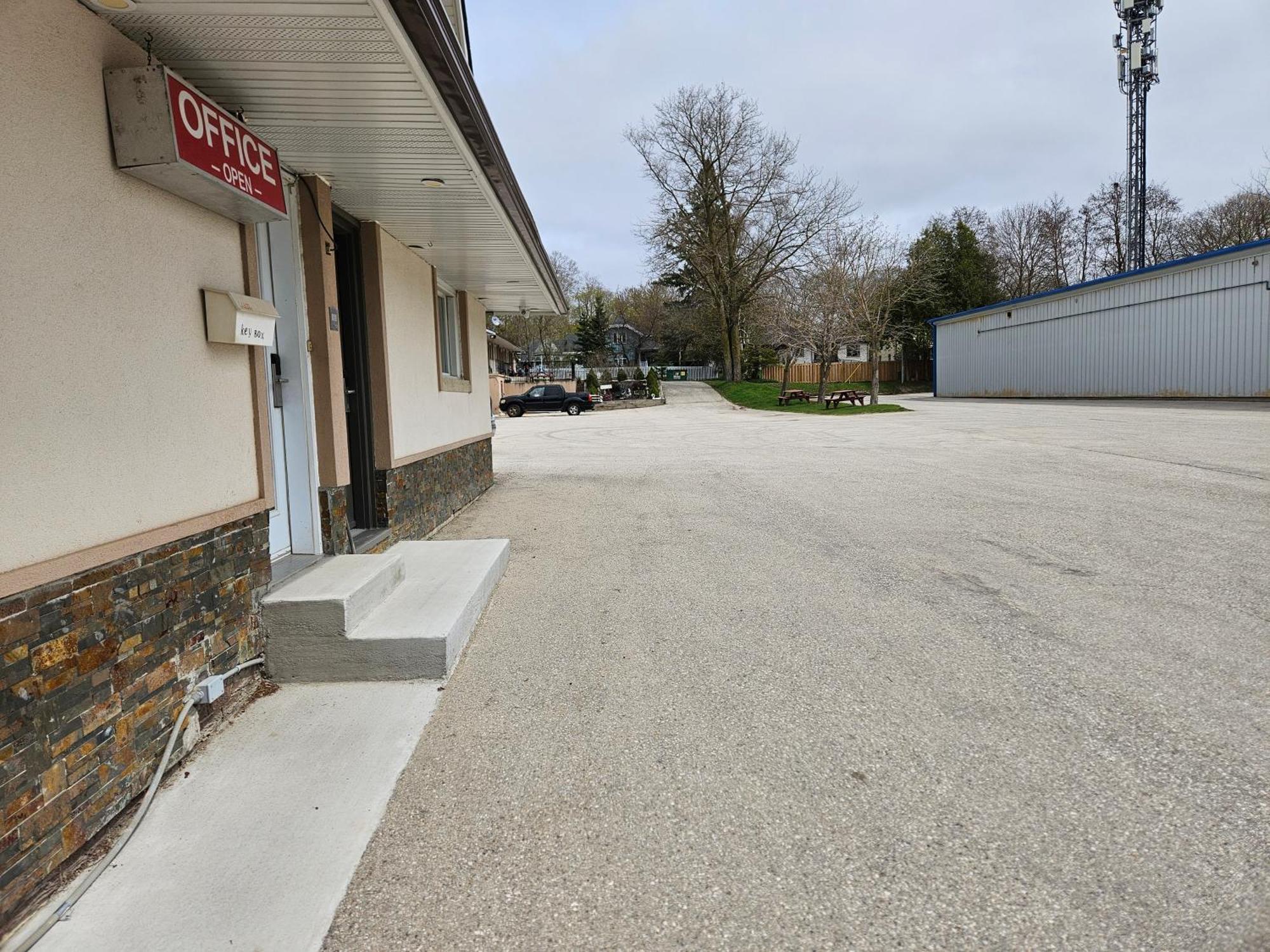 Forest Plaza Motel Mount Forest Dış mekan fotoğraf