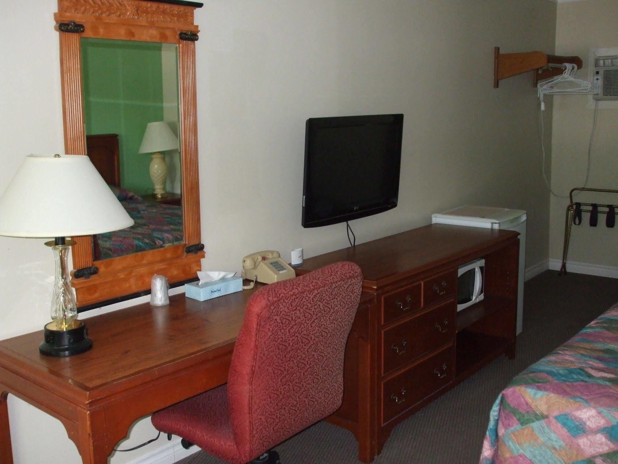 Forest Plaza Motel Mount Forest Dış mekan fotoğraf
