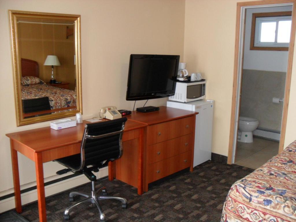 Forest Plaza Motel Mount Forest Dış mekan fotoğraf