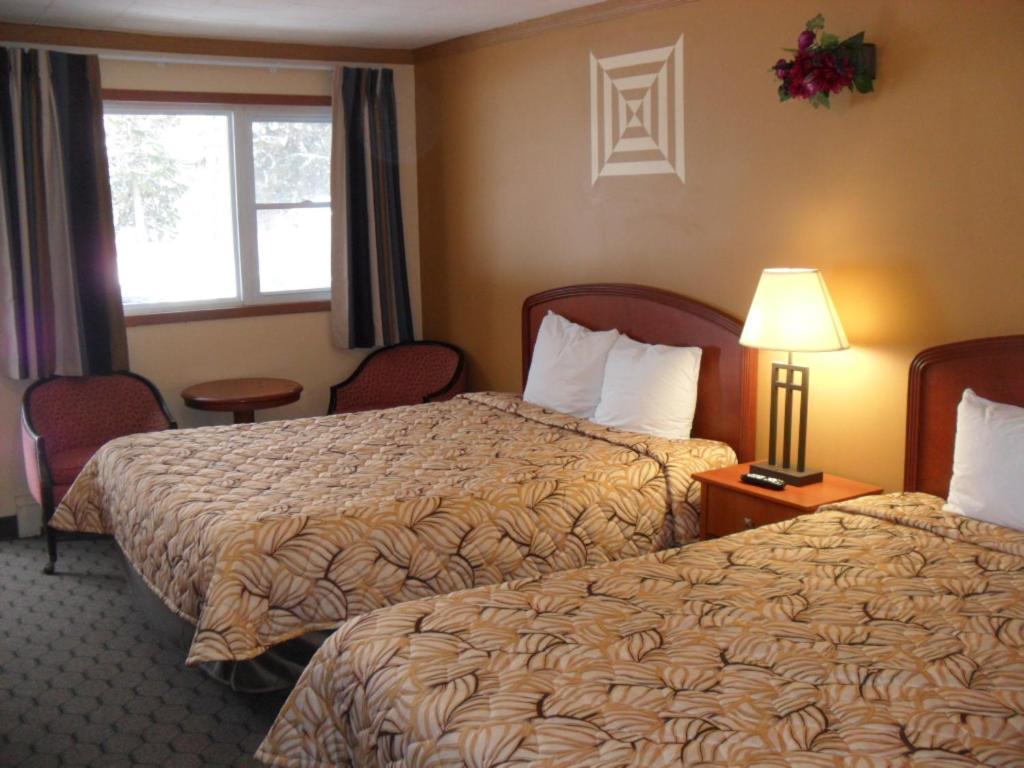 Forest Plaza Motel Mount Forest Dış mekan fotoğraf