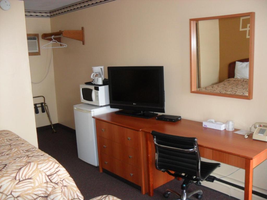 Forest Plaza Motel Mount Forest Dış mekan fotoğraf