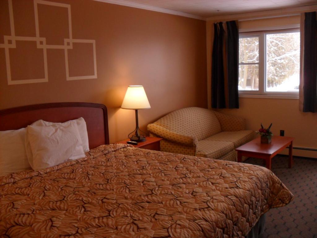 Forest Plaza Motel Mount Forest Dış mekan fotoğraf