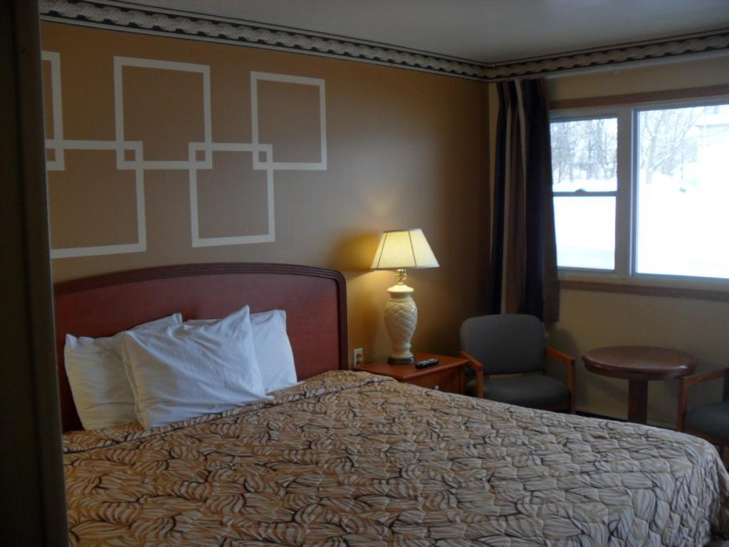Forest Plaza Motel Mount Forest Dış mekan fotoğraf