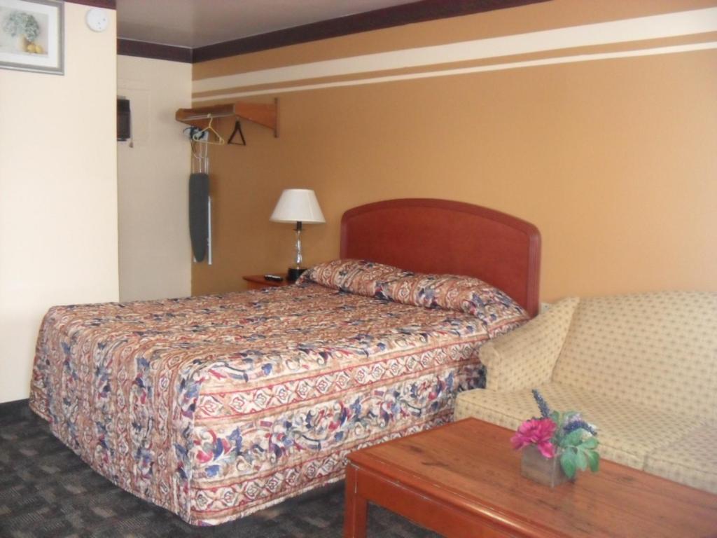 Forest Plaza Motel Mount Forest Dış mekan fotoğraf