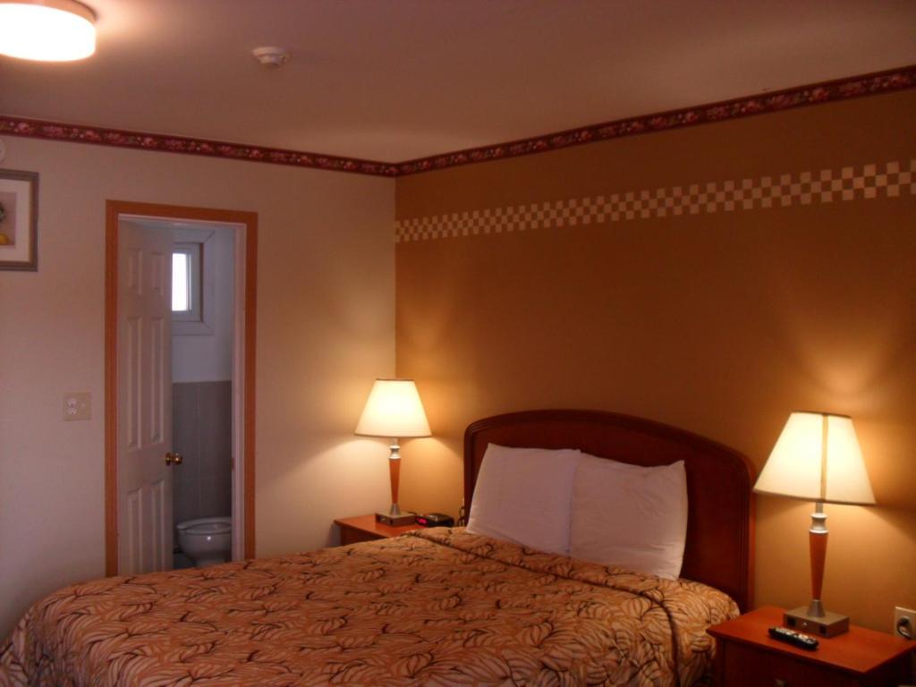 Forest Plaza Motel Mount Forest Dış mekan fotoğraf